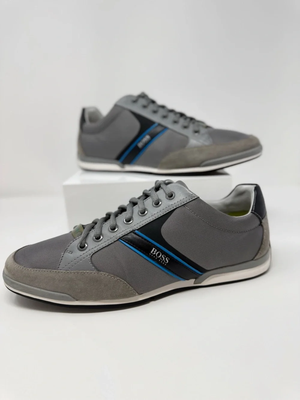 Hugo Boss Men’s Gray Blue Stripe Low Top Sneakers Shoes Size EU 43 US 10 Mens